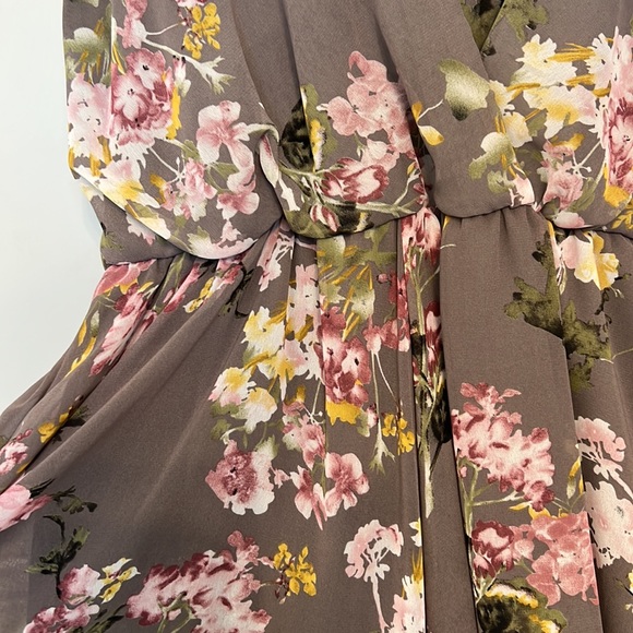 FLORAL ROMPER - Picture 5 of 6